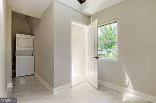 6604 Sherwood Rd, Baltimore, MD 21239 - Photo 12