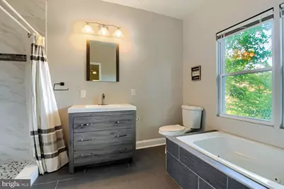 6604 Sherwood Road, Baltimore, MD 21239 - Photo 10