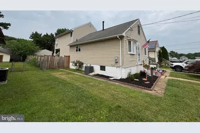 942 Woodlynn Road, Essex, MD 21221 - Photo 2