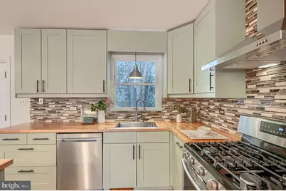 435 Westside Boulevard, Baltimore, MD 21228 - Photo 2
