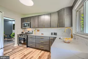 6821 Barnett Rd, Baltimore, MD 21239 - Photo 6