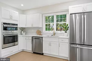 24 River Oaks Cir, Baltimore, MD 21208 - Photo 16
