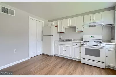 3219 Tartarian Court, Baltimore, MD 21227 - Photo 8