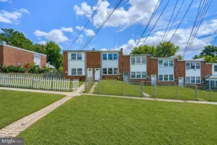 3219 Tartarian Ct, Baltimore, MD 21227 - Photo 2