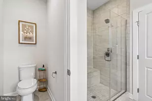 240 Hickory Holw Ct, Cockeysville, MD 21030 - Photo 18