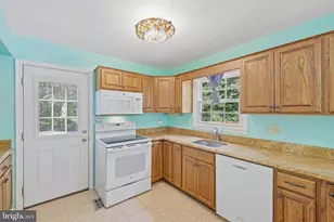 6 Edge Springs Ct, Catonsville, MD 21228 - Photo 8