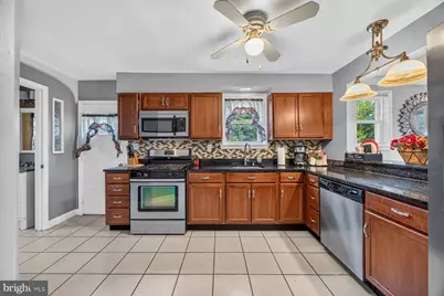 724 Charing Cross Road, Baltimore, MD 21229 - Photo 12