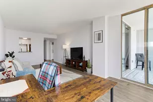 28 Allegheny Ave, Towson, MD 21204 - Photo 4