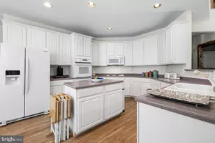 8912 Grummore Cir, Baltimore, MD 21208 - Photo 10