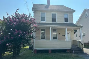 25 Egges Ln, Baltimore, MD 21228 - Photo 1
