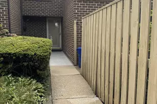10 Cobbler Ct, Baltimore, MD 21208 - Photo 2