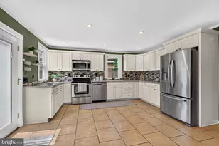 3704 Edgewater Pl, Dundalk, MD 21222 - Photo 6