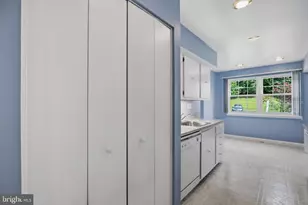 50 Oak Shadows Ct, Baltimore, MD 21228 - Photo 10