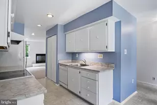 50 Oak Shadows Ct, Baltimore, MD 21228 - Photo 8
