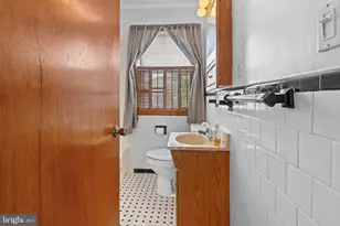 423 Westshire Dr, Baltimore, MD 21228 - Photo 16