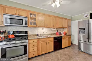 926 Fairmount Ave, Towson, MD 21204 - Photo 10