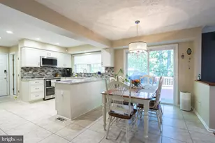 2812 Moores Valley Dr, Baltimore, MD 21209 - Photo 14