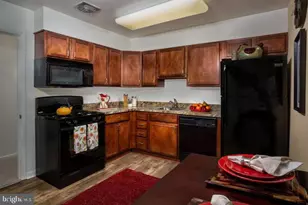 8 Over Ridge Ct, Baltimore, MD 21210 - Photo 10