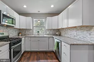 237 3rd Ave, Baltimore, MD 21227 - Photo 14