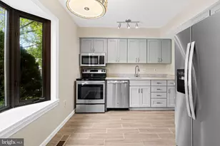 28 Bernadotte Ct, Baltimore, MD 21234 - Photo 6