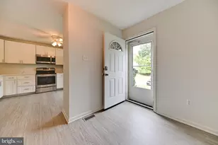 21 Six Notches Ct, Catonsville, MD 21228 - Photo 4