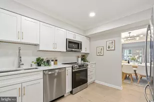 12 River Oaks Cir, Baltimore, MD 21208 - Photo 8