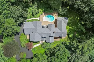 2 Roland Ct, Towson, MD 21204 - Photo 2