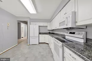 13 Pipe Hill Ct, Baltimore, MD 21209 - Photo 8