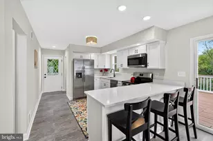 336 Riverside Dr, Essex, MD 21221 - Photo 10
