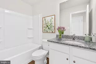 8133 Bartholomew Ct, Baltimore, MD 21206 - Photo 12