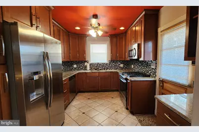 240 Pinewood Road, Baltimore, MD 21222 - Photo 10