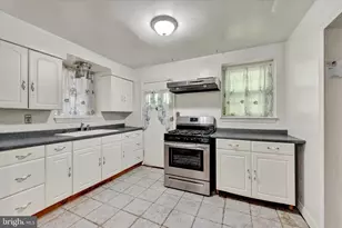 2501 Parkview Rd, Baltimore, MD 21207 - Photo 12