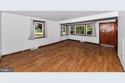 2021 Holly Neck, Baltimore, MD 21221 - Photo 6