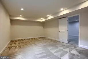 6910 Summit Cir, Towson, MD 21239 - Photo 46