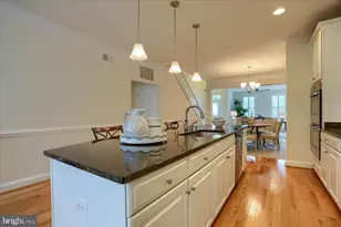 6910 Summit Cir, Towson, MD 21239 - Photo 18