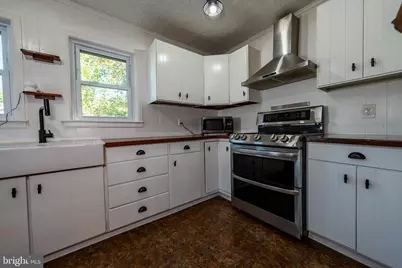 7 Cedarwood Road, Catonsville, MD 21228 - Photo 2