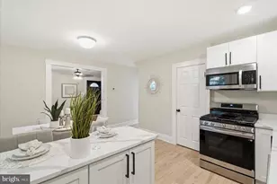 1 Glenwood Ave, Baltimore, MD 21228 - Photo 16