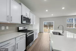 8126 Cypress Pt Dr, Rosedale, MD 21237 - Photo 8