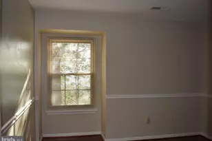 8 Banyan Wood Ct, Essex, MD 21221 - Photo 10