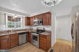 7920 Main Falls Cir, Baltimore, MD 21228 - Photo 18