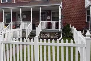 1019 Foxridge Ln, Essex, MD 21221 - Photo 2