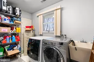 24 Jameson Ln, Baltimore, MD 21208 - Photo 30