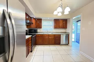 9322 Fitzharding Ln, Owings Mills, MD 21117 - Photo 4