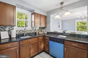 724 Charing Cross Rd, Baltimore, MD 21229 - Photo 14