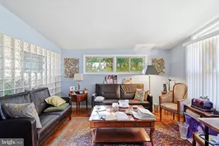 6104 Sunny Ln, Baltimore, MD 21207 - Photo 2