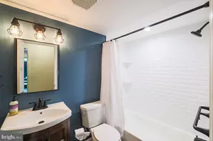 17 Juliet Ln, Baltimore, MD 21236 - Photo 16
