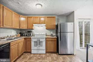 801 Calvert Towne Dr, Prince Frederick, MD 20678 - Photo 16