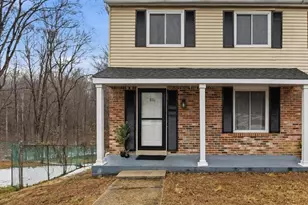 801 Calvert Towne Dr, Prince Frederick, MD 20678 - Photo 2