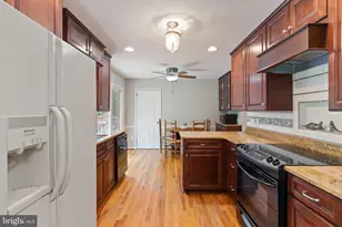11219 Lakeview Dr, Dunkirk, MD 20754 - Photo 10