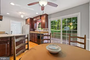 11219 Lakeview Dr, Dunkirk, MD 20754 - Photo 14